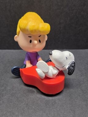 2015 Schroeder Piano & Snoopy 4" McDonald's Figure #9 Peanuts Movie - Works!